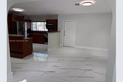 11602 NW 58th Ave, Hialeah, FL 33012 - Photo 6