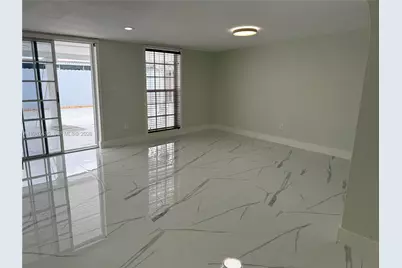 11602 NW 58th Ave, Hialeah, FL 33012 - Photo 10