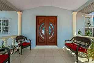 871 SE 5th Pl, Hialeah, FL 33010 - Photo 8