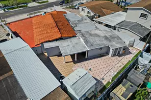 871 SE 5th Pl, Hialeah, FL 33010 - Photo 4