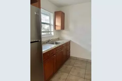 2746 Johnson St #w, Hollywood, FL 33020 - Photo 6