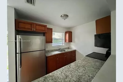 2746 Johnson St #w, Hollywood, FL 33020 - Photo 4