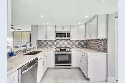 1811 Sabal Palm Dr #307, Davie, FL 33324 - Photo 6