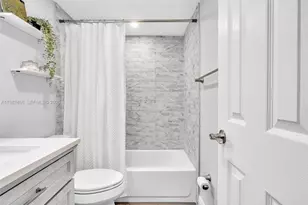 1811 Sabal Palm Dr, Davie, FL 33324 - Photo 34