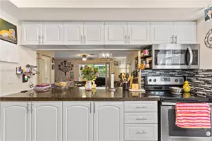 337 Waterside Dr, Hypoluxo, FL 33462 - Photo 2