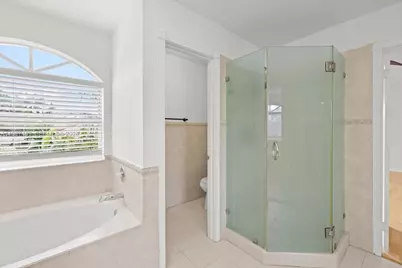 1041 NW 189th Ave, Pembroke Pines, FL 33029 - Photo 30