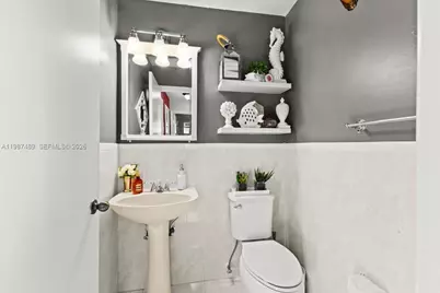 1041 NW 189th Ave, Pembroke Pines, FL 33029 - Photo 14