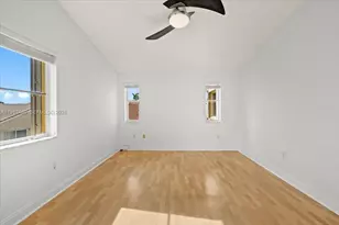 1041 NW 189th Ave, Pembroke Pines, FL 33029 - Photo 20