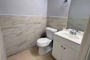 6045 NW 186th St, Hialeah, FL 33015 - Photo 14