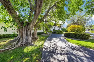 14615 SW 77th Ct, Palmetto Bay, FL 33158 - Photo 2