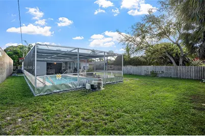 1761 NE 37th St, Oakland Park, FL 33334 - Photo 20