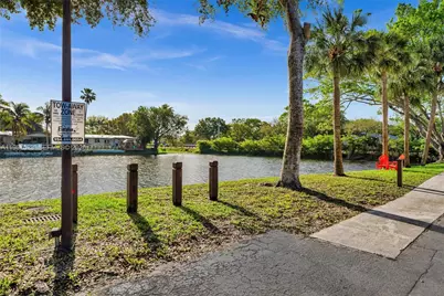 1701 NW 96th Ter #1C, Pembroke Pines, FL 33024 - Photo 2