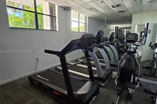 900 NE 195th St, Miami, FL 33179 - Photo 24