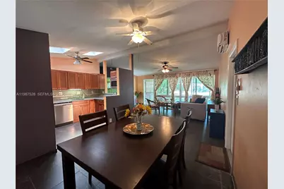 2490 Andros Ln, Fort Lauderdale, FL 33312 - Photo 12