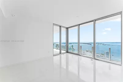 300 Biscayne Blvd Way #5003, Miami, FL 33131 - Photo 12