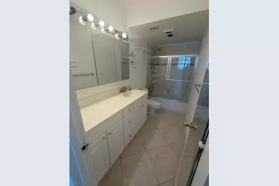 300 Bayview Dr #915, Sunny Isles Beach, FL 33160 - Photo 14