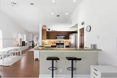 1453 Majesty Terrace, Weston, FL 33327 - Photo 6