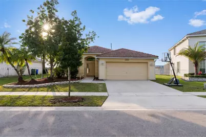 1886 NW 145th Ter, Pembroke Pines, FL 33028 - Photo 1