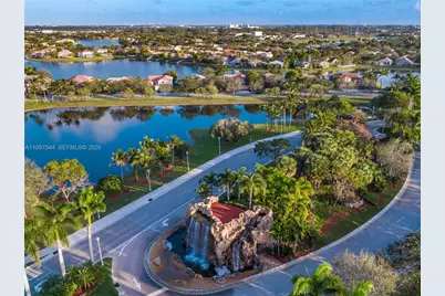 1886 NW 145th Ter, Pembroke Pines, FL 33028 - Photo 34