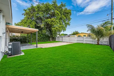 1017 NW 47th St, Miami, FL 33127 - Photo 32