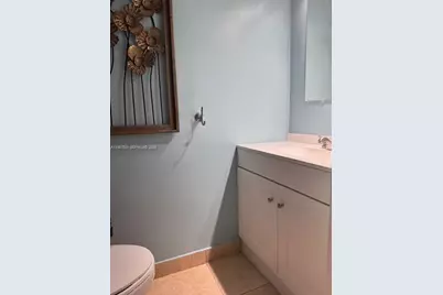 [Address not provided], Hallandale Beach, FL 33009 - Photo 12