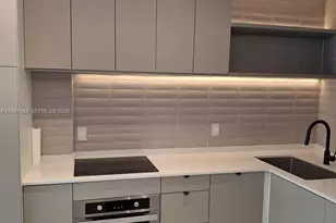 2899 Collins Ave, Miami Beach, FL 33140 - Photo 1