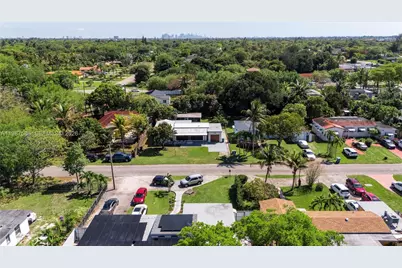 220 NW 144th St, Miami, FL 33168 - Photo 38