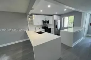 440 Lakeview Dr, Weston, FL 33326 - Photo 10