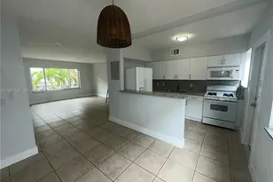 8125 Hawthorne Ave, Miami Beach, FL 33141 - Photo 1