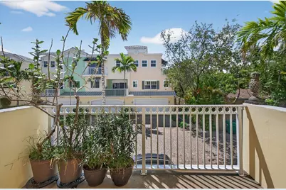 630 SE 15th St #5, Fort Lauderdale, FL 33316 - Photo 1
