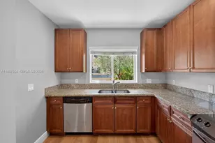 630 SE 15th St, Fort Lauderdale, FL 33316 - Photo 12