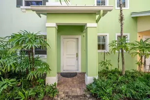 630 SE 15th St, Fort Lauderdale, FL 33316 - Photo 2