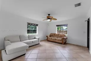 9840 SW 60th St, Miami, FL 33173 - Photo 8