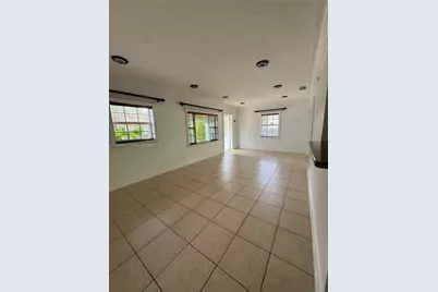 551 E 60th St, Hialeah, FL 33013 - Photo 2