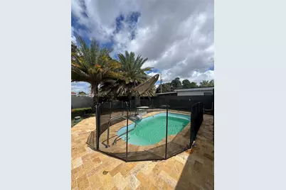 551 E 60th St, Hialeah, FL 33013 - Photo 12