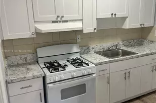 1053 SW 2nd St, Miami, FL 33130 - Photo 4