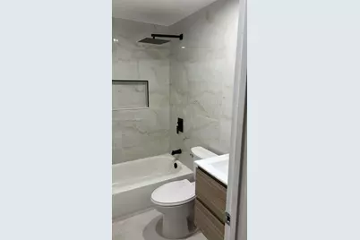 630 SE 3rd Pl, Hialeah, FL 33010 - Photo 8