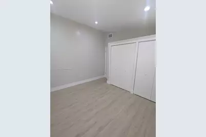 630 SE 3rd Pl, Hialeah, FL 33010 - Photo 6