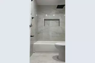 630 SE 3rd Pl, Hialeah, FL 33010 - Photo 10