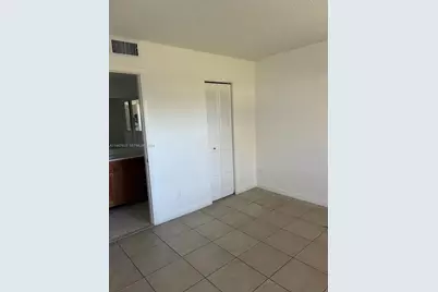 10425 NW 8th St #103, Pembroke Pines, FL 33026 - Photo 6