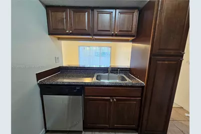 5686 Rock Island Rd #126, Tamarac, FL 33319 - Photo 10