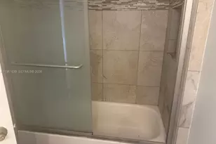 516 Briarwood Cir, Hollywood, FL 33024 - Photo 18