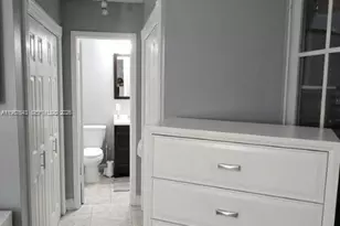 5055 NW 7th St, Miami, FL 33126 - Photo 10