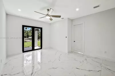 521/523 S Lillon Ave, Other City - In The State Of Florida, FL 33974 - Photo 20