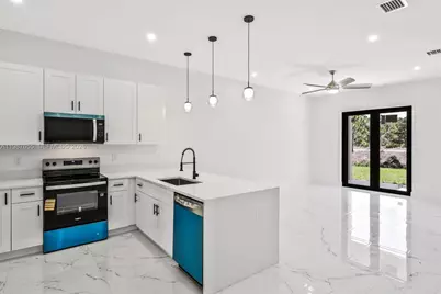 521/523 S Lillon Ave, Other City - In The State Of Florida, FL 33974 - Photo 6