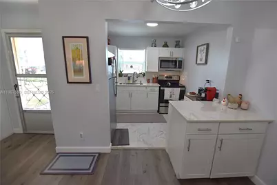 2572 E Emory Dr #F, West Palm Beach, FL 33415 - Photo 4