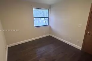 20005 NE 3rd Ct, Miami, FL 33179 - Photo 16