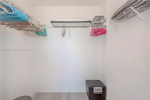 253 NE 2nd St, Miami, FL 33132 - Photo 18