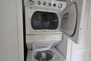 2911 SE 13th Ave, Homestead, FL 33035 - Photo 10