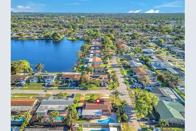 9621 NW 8th St, Pembroke Pines, FL 33024 - Photo 44